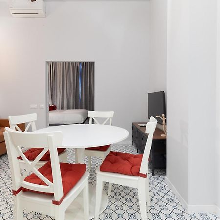 ולנסיה The Little Village Apartments מראה חיצוני תמונה